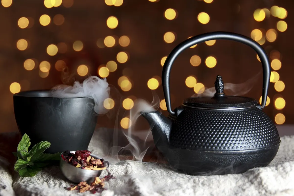 How to Brew Loose-Leaf Tea Without a Teapot: 5 Everyday Methods